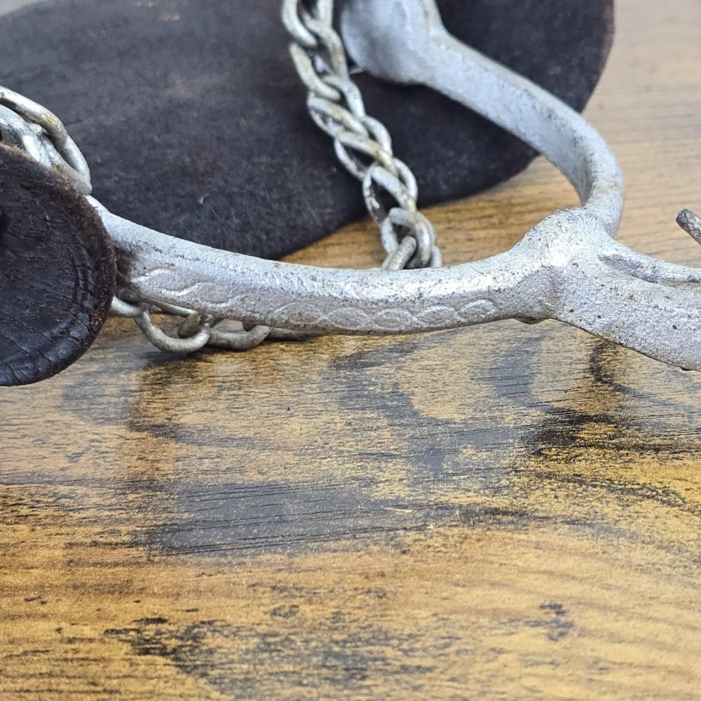Vintage Western Cowboy Spur Leather Strap Chain Rowel Single‎ Distressed - Picture 6 of 6